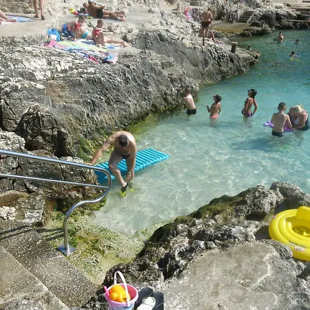 Sago 1, Seafront *